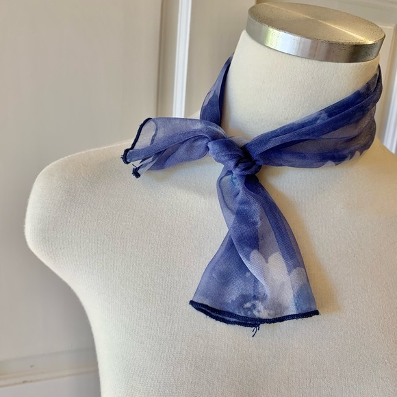 Scarf-short flower pattern - Picture 2 of 6